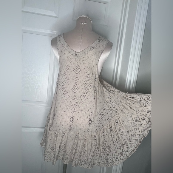 Free People Sat It With Layers Slip Dress Mini
Sz S - Picture 9 of 9